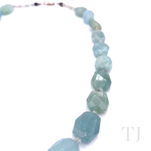 Cargar imagen en el visor de la galería, side view of Aquamarine Stone Graduated style necklace with sterling silver clasp