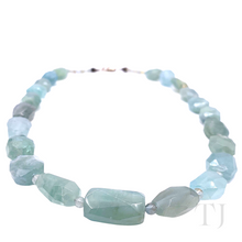 Cargar imagen en el visor de la galería, front view of Aquamarine Stone Graduated style necklace with sterling silver clasp