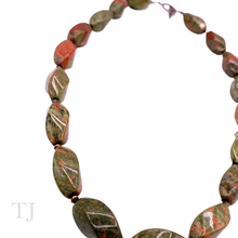 Cargar imagen en el visor de la galería, Unakite Faceted Stone Necklace