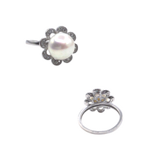 Cargar imagen en el visor de la galería, Pearl Ring