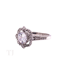 Cargar imagen en el visor de la galería, Diamonique Kanote Style Ring in Sterling Silver