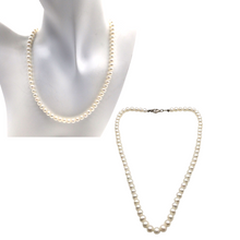 Cargar imagen en el visor de la galería, Pearl Necklace