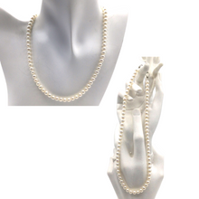 Cargar imagen en el visor de la galería, Pearl Necklace