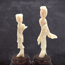 Cargar imagen en el visor de la galería, Coral Two Girls Sculpture