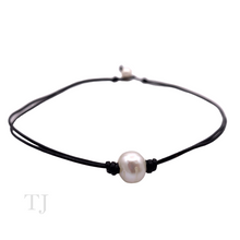 Load image into Gallery viewer, Freshwater Pearl in Black Leather Necklace