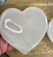 Load image into Gallery viewer, Selenite Heart Shape Charging Plate