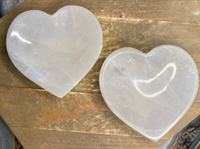 Load image into Gallery viewer, Selenite Heart Shape Charging Plate