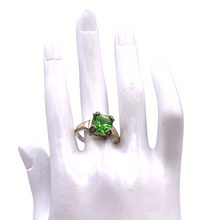 Load image into Gallery viewer, Peridot quartz Ring in sterling silver