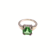 Load image into Gallery viewer, Peridot quartz Ring in sterling silver