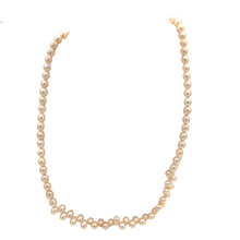 Cargar imagen en el visor de la galería, Fresh water pearl Necklace and Earring set