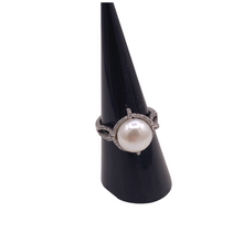 Load image into Gallery viewer, Pearl ring in Sterling silver