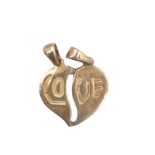 Загрузить изображение в средство просмотра галереи, Sterling Silver Pendant with heart Shape