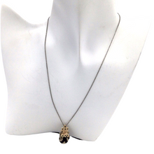 Load image into Gallery viewer, Sterling silver Pendant with flower shape