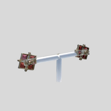 Load image into Gallery viewer, Garnet earring with stering silver
