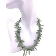 Load image into Gallery viewer, Green tourmaline Necklace With Chips