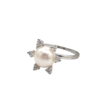 Load image into Gallery viewer, Pearl ring in Sterling Silver