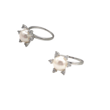 Load image into Gallery viewer, Pearl ring in Sterling Silver