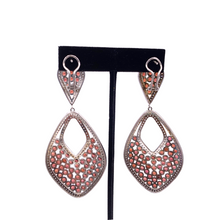 Load image into Gallery viewer, Garnet earrings in sterling silver with Diamonquie