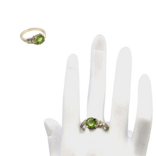 Загрузить изображение в средство просмотра галереи, Peridot Ring in sterling silver
