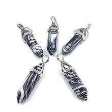 Cargar imagen en el visor de la galería, Zebra Jasper Point Pendant