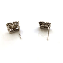 Cargar imagen en el visor de la galería, Sterling silver earring with diamond
