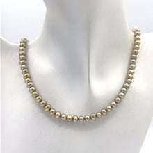 Load image into Gallery viewer, Freshwater Pearl Necklace