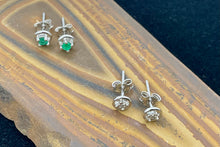 将图片加载到图库查看器，Gemstone with Halo Earring
