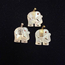 Cargar imagen en el visor de la galería, White MOP Elephant Pendants
