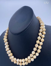 Загрузить изображение в средство просмотра галереи, Mother of Pearl Necklace 8mm 35&quot;
