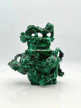 Cargar imagen en el visor de la galería, Malachite Urn with Mythical Creature Carvings
