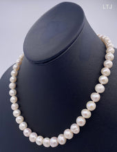 将图片加载到图库查看器，White Pearl Necklace with Metal Heart 8mm 16&quot;
