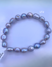 Load image into Gallery viewer, Gray Pearl Nugget Stretchy Bracelet
