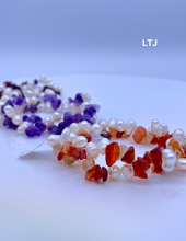 Load image into Gallery viewer, Pearl + Gemstones chip grapes bracelet
