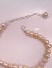 Load image into Gallery viewer, Pearl bracelets with sterling silver circle lock with extension
