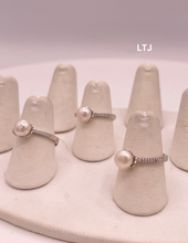 将图片加载到图库查看器，Single Pearl Sterling Silver Adjustable Ring
