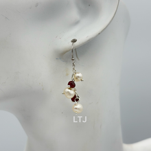 Load image into Gallery viewer, Natural hanging pearl grape earrings (silver)
