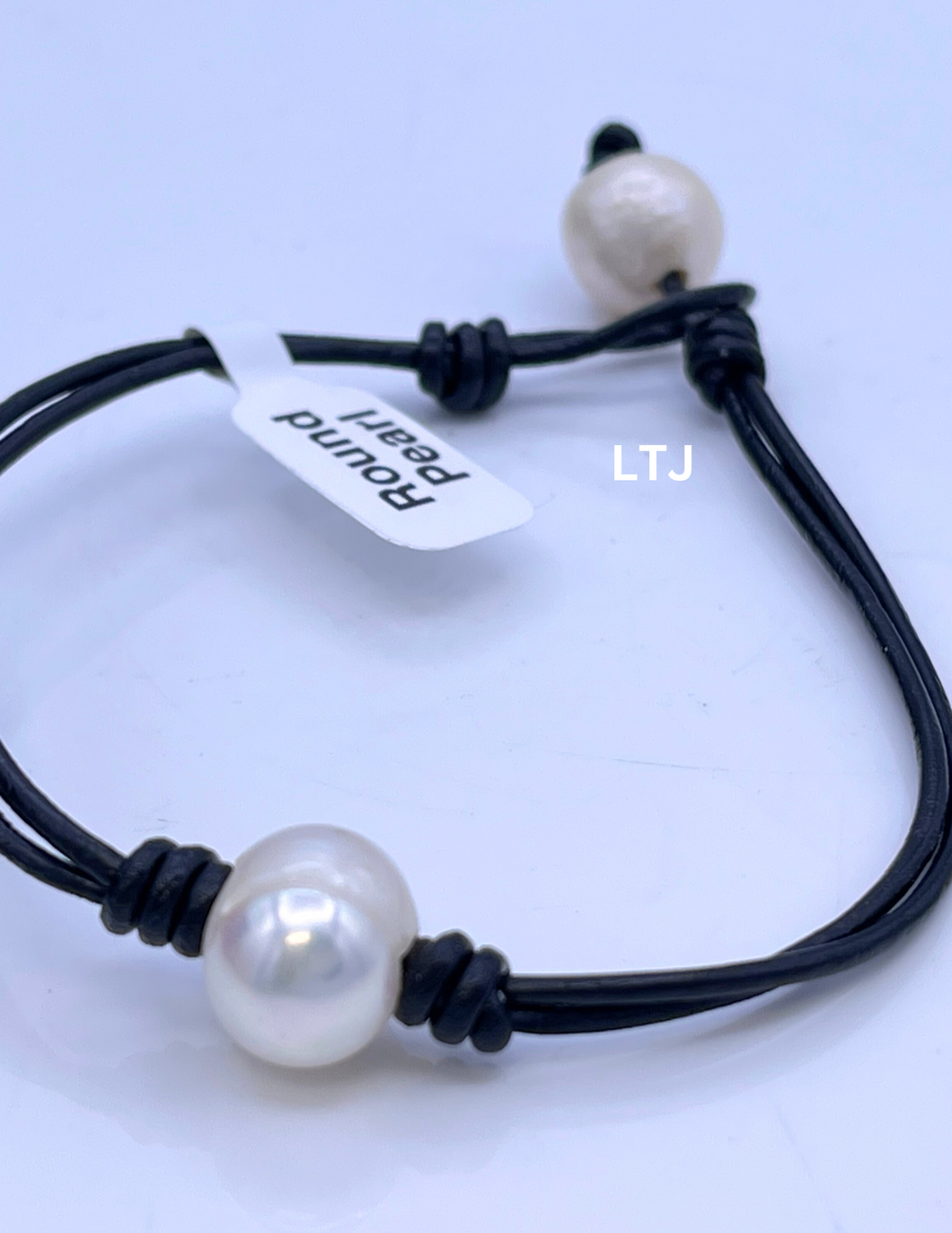 Round Pearl Leather Bracelet