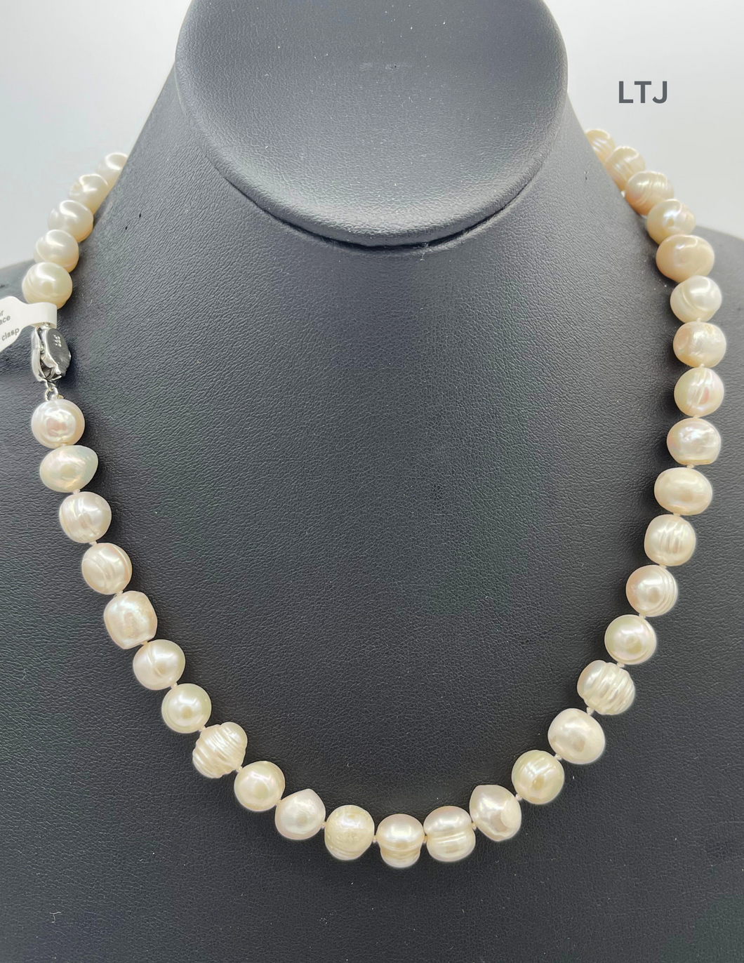 Freshwater pearl with round silver clasp 10mm 20