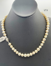 Cargar imagen en el visor de la galería, Freshwater pearl with round silver clasp 8mm 20&quot;
