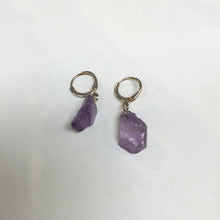 Cargar imagen en el visor de la galería, Gemstone Earrings with Silver Lock

