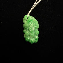 Загрузить изображение в средство просмотра галереи, Burmese Jape Grape Pendant
