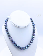 Cargar imagen en el visor de la galería, Panther head black pearl necklace
