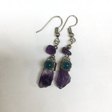 Cargar imagen en el visor de la galería, Gemstone Rough Long Earrings
