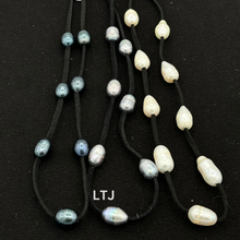 将图片加载到图库查看器，Potato Pearl Necklace with Suede Leather
