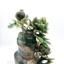 将图片加载到图库查看器，Jade Hand-carved vintage vase
