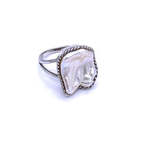 Load image into Gallery viewer, Natural Freshwater Pearl with Sterling Silver Ring
