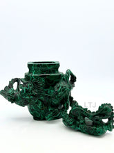 将图片加载到图库查看器，Malachite Urn with Mythical Creature Carvings
