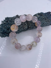 Cargar imagen en el visor de la galería, Cat's Eye Ice Kunzite Bracelet
