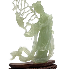 将图片加载到图库查看器，Hetian Jade Carving of a Graceful Lady and Her Golden Catch
