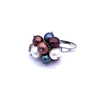 Load image into Gallery viewer, Natural Freshwater Pearl with Sterling Silver Ring
